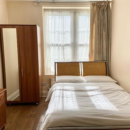 Separate Rooms By The Thames London Exteriör bild