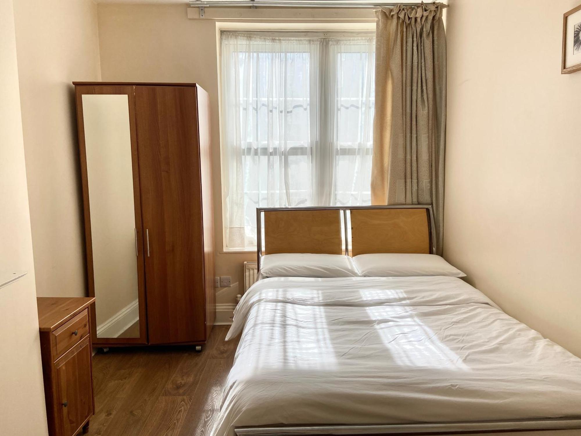 Separate Rooms By The Thames London Exteriör bild