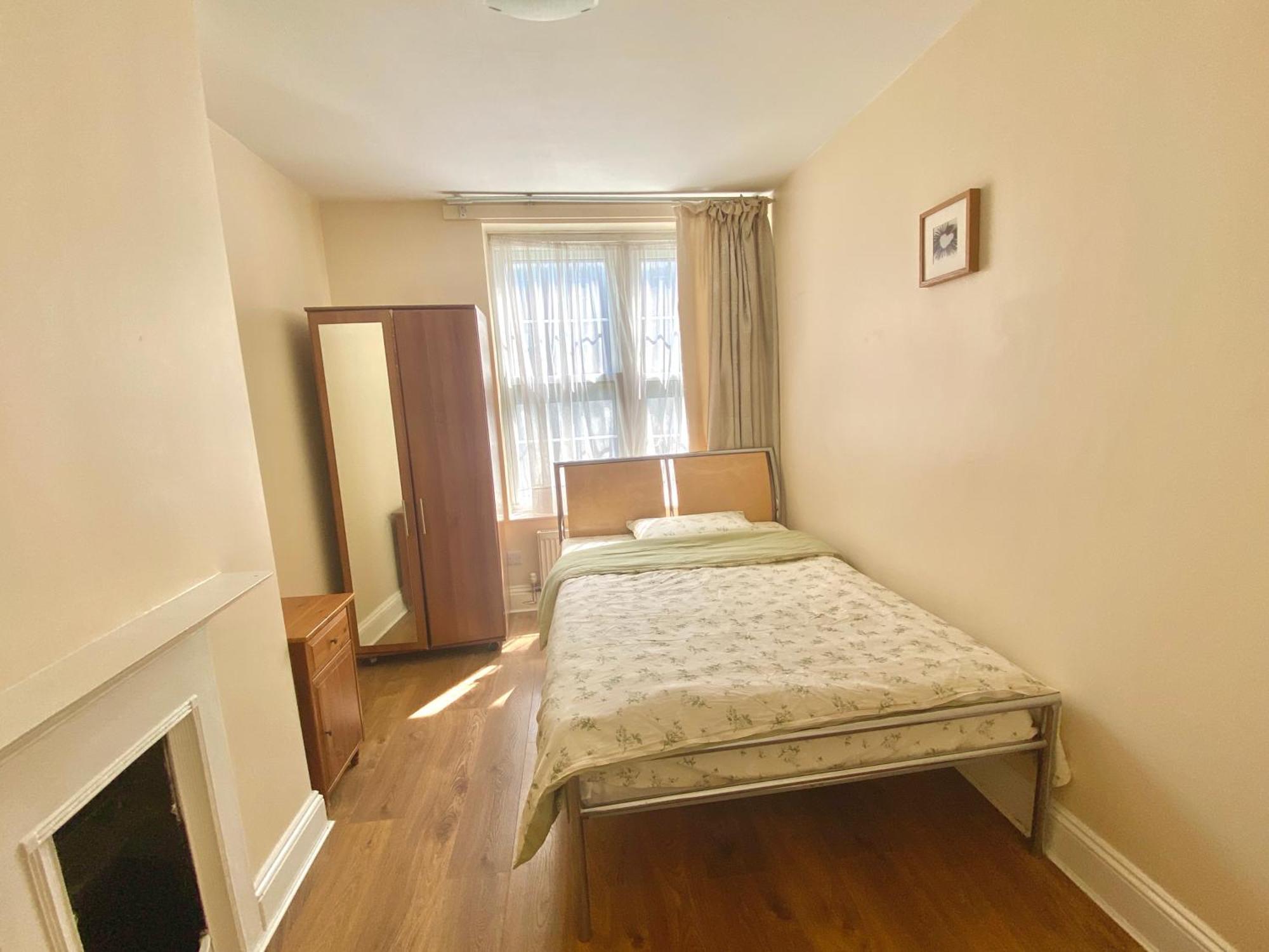 Separate Rooms By The Thames London Exteriör bild